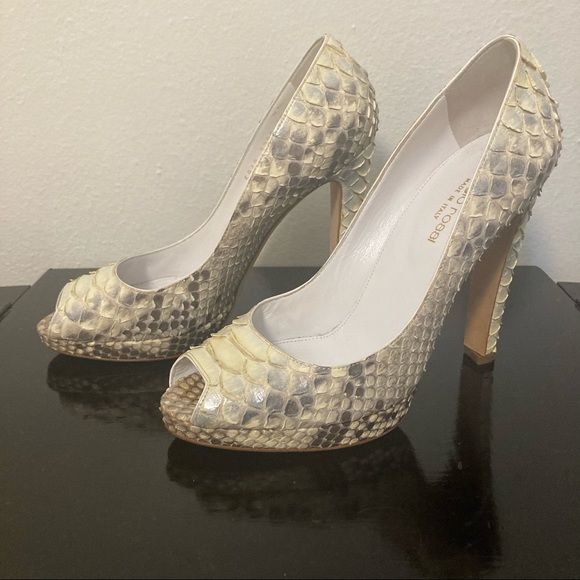 Sergio Rossi Python Peep Toe. - Picture 7 of 11